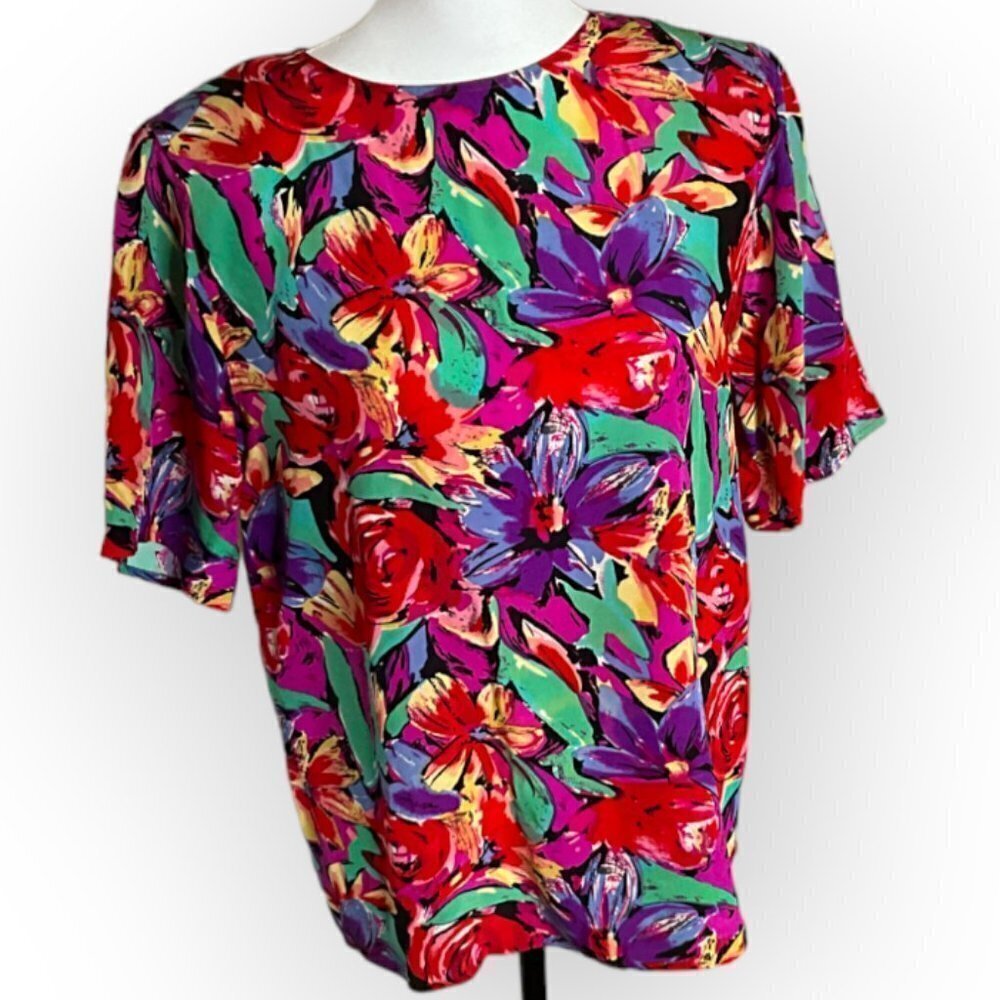 Vintage 1980's 100% Silk Tess Floral Top Lightly Padded Shoulders Size Small